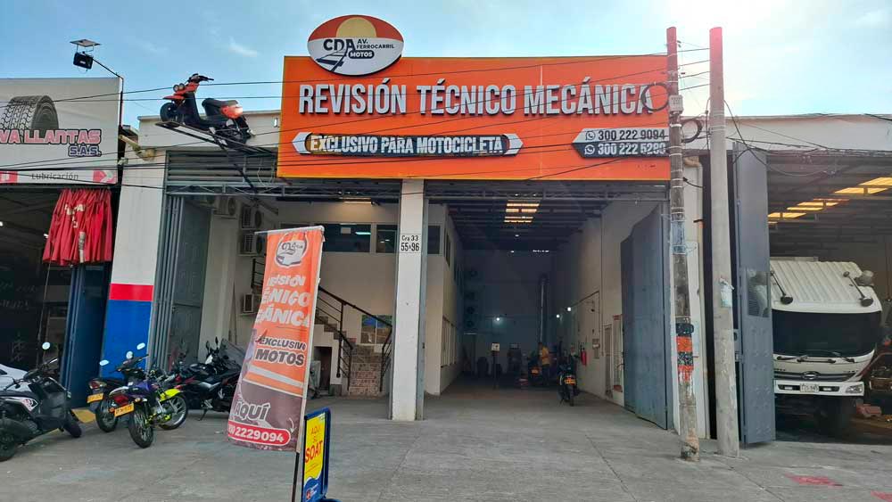 Fachada de CDA Motos Av El Ferrocarril en Barrancabermeja